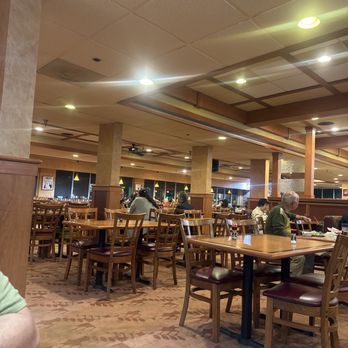 Sizzler - Dining room. - Seafood Near Me - Los Angeles, California