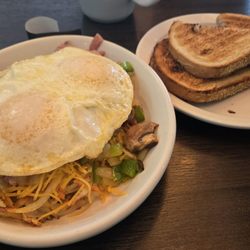 Spargo's - Country skillet. Eggs over easy.