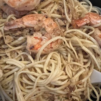 Win-Spuntino - Shrimp scampi-littered with garlic, not good - Italian Near Me - Honolulu, Hawaii