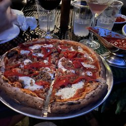 La Tela Pizzeria - Sausage pizza !
