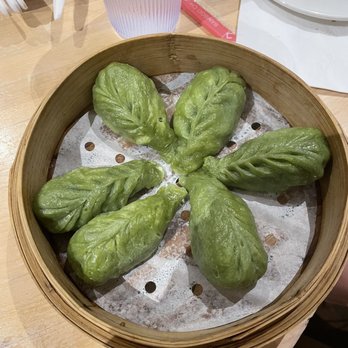Bai Wei - 6 Steamed Chicken and Vegetable Dumplings - Szechuan Near Me - Philadelphia, Pennsylvania Bai Wei - 6 Steamed Chicken and Vegetable Dumplings - Szechuan Near Me - Philadelphia, Pennsylvania