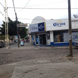La Isla - La Isla Vinos y Licores.