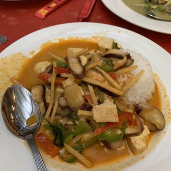 Lovely Day - Red Curry with tofu - Thai Near Me - New York, New York Lovely Day - Red Curry with tofu - Thai Near Me - New York, New York