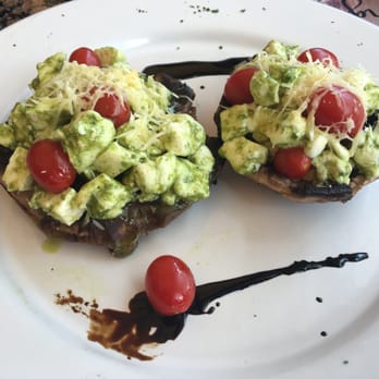 Mamma Bella - Hongos Portobello con jitomate cherry , mozarella y pesto,gratinados al horno. Yumi, yumi - Italian Near Me - México, D.F., DIF