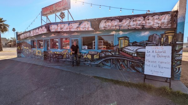 Gino's Pizza by null