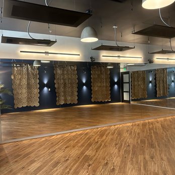 Santosha Studios Yoga & Wellness - A serene, upscale space where you'll feel tropical vibes paired with chic, modern accents. You'll start to relax immediately. - Yoga Near Me - Parker, Colorado Santosha Studios Yoga & Wellness - A serene, upscale space where you'll feel tropical vibes paired with chic, modern accents. You'll start to relax immediately. - Yoga Near Me - Parker, Colorado