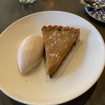 Mita's Restaurant and Bar - Tarta de chocolate - Spanish Near Me - Cincinnati, Ohio