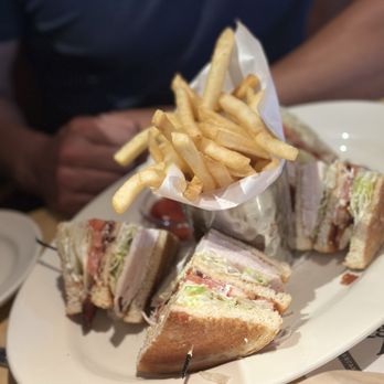 The Cheesecake Factory - The Club - Desserts Near Me - Orlando, Florida