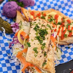 Gill's Lanai - Fish Banh Mi | Instagram: @telephonesmoothie