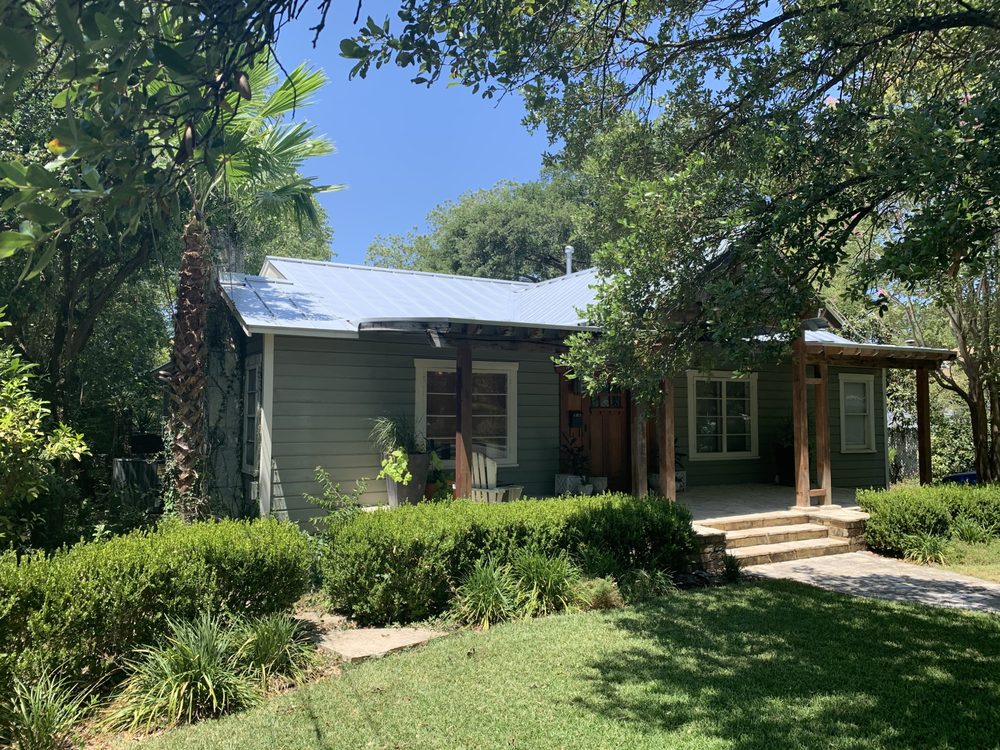 Slide of The Roof Guys