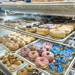 ST Donuts - Donuts