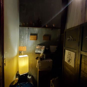 Authentic Thai Massage NYC - Entrance way (2.5 feet wide) - Massage Therapy Near Me - New York, New York