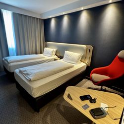 Holiday Inn Express - 07.10.26 2- twin beds