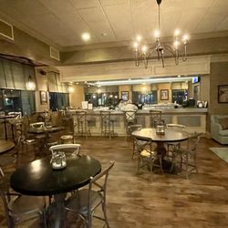 Coral Beach Resort - Empty bar