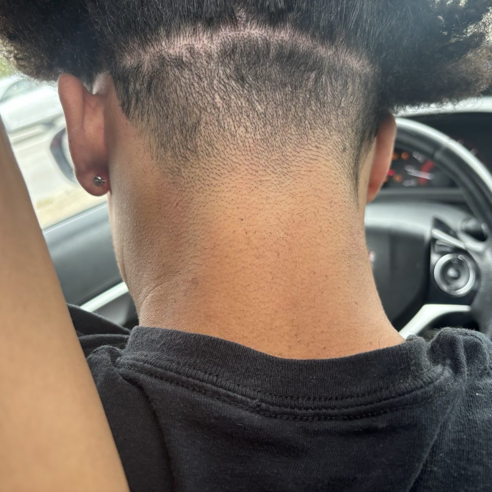 Prestige Barbers - Uneven shading , I'm not even a professional barber and I know this is unacceptable. - Barbers Near Me - Jacksonville, Florida Prestige Barbers - Uneven shading , I'm not even a professional barber and I know this is unacceptable. - Barbers Near Me - Jacksonville, Florida