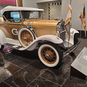 Savoy Automobile Museum - Georgia Tech's Rambling Wreck - Museums Near Me - Cartersville, Georgia