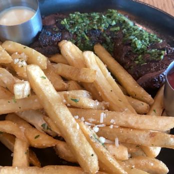 Lucy's - Steak frites - New American Near Me - Auburn, Alabama