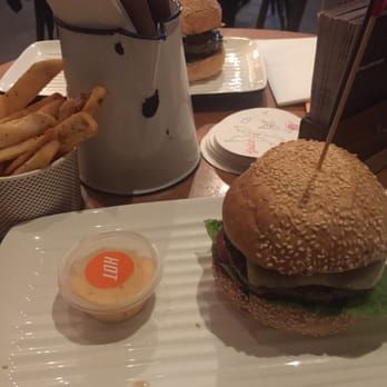 Grill'd - Harbourside - Burgers Near Me - Sydney, NSW