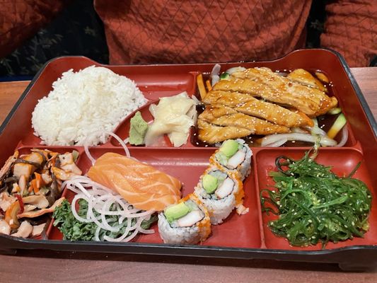 Sushi Tomo by null