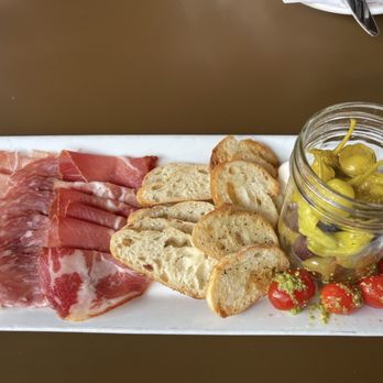 Caroline Cellars - Charcuterie Board - Wineries Near Me - Niagara On the Lake, Ontario Caroline Cellars - Charcuterie Board - Wineries Near Me - Niagara On the Lake, Ontario