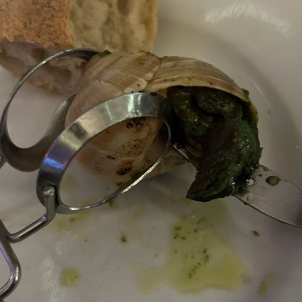 Le Paris 16 - Escargot - Italian Near Me - Paris, 75 Le Paris 16 - Escargot - Italian Near Me - Paris, 75