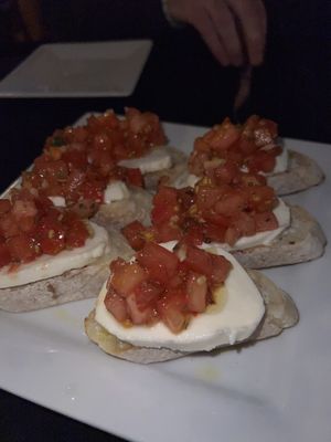 Luciano's by null