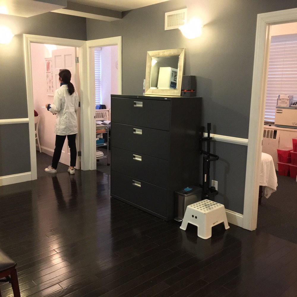 Manhattan Wellness Group - The office is very clean & nicely decorated. - Chiropractors Near Me - New York, New York