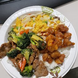 Asian Star - Chicken fried rice, pork with broccoli and general tsos