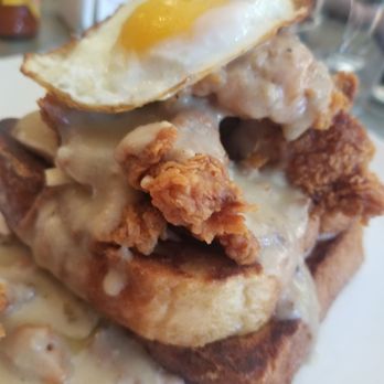 Somo Manayunk - Fried chicken French toast - New American Near Me - Philadelphia, Pennsylvania Somo Manayunk - Fried chicken French toast - New American Near Me - Philadelphia, Pennsylvania