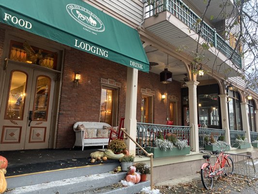 The Inn at Saratoga by null