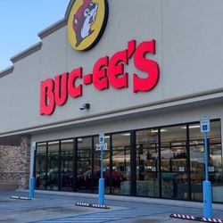 Buc-ees - Outside
