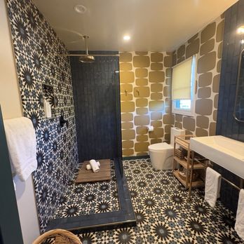 The Stardust Hotel - Bathroom - Hotels Near Me - Palm Springs, California The Stardust Hotel - Bathroom - Hotels Near Me - Palm Springs, California