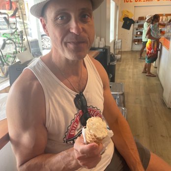 Orange Octopus - Cold A/C so nice :) - Ice Cream & Frozen Yogurt Near Me - Sarasota, Florida Orange Octopus - Cold A/C so nice :) - Ice Cream & Frozen Yogurt Near Me - Sarasota, Florida