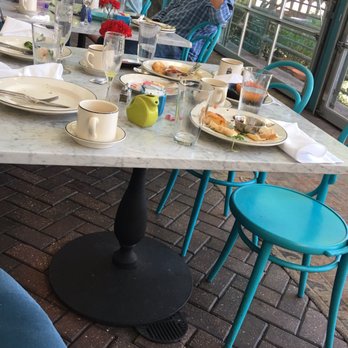 Ocho - Dirty tables everywhere no one bother to clean. - Lounges Near Me - San Antonio, Texas