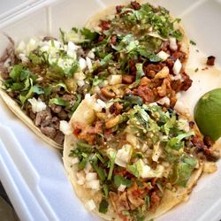 Los Gordos - Regular tacos (carne asada, pollo asado, al pastor)