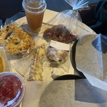 Breadville Bakery - pastrys, strawberry hibiscus, peach lemonade - Bakeries Near Me - Suwanee, Georgia