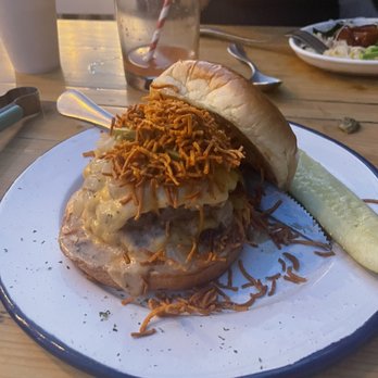 Mott St - Mott Burger* - Asian Fusion Near Me - Chicago, Illinois