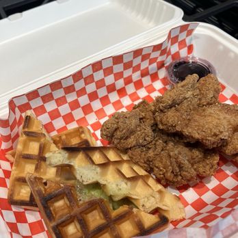 Filipinosoul - Pandan Honey Butter Chicken and Waffle - Soul Food Near Me - Sunnyvale, California
