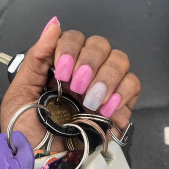 New York Nails - Dip full set with an accent nail $40 - Nail Salons Near Me - Louisville, Kentucky