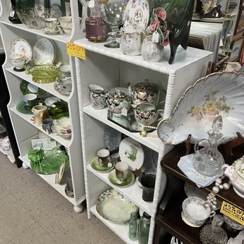 Salmon Brook Shops - Fine China - Antiques Near Me - Granby, Connecticut Salmon Brook Shops - Fine China - Antiques Near Me - Granby, Connecticut