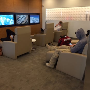 Delta Sky Club - Recliner-type chairs in quiet room with no tv - Airport Lounges Near Me - Jamaica, New York Delta Sky Club - Recliner-type chairs in quiet room with no tv - Airport Lounges Near Me - Jamaica, New York