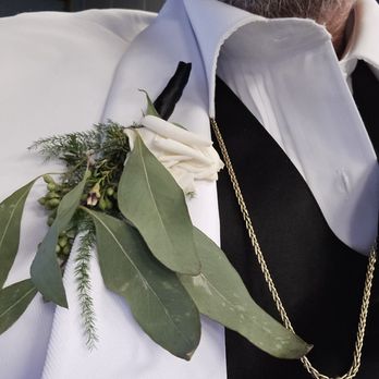 Florian - Dead boutonniere after 6 hours - Florists Near Me - Prescott, Arizona