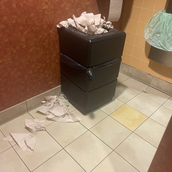 AMC Manteca 16 - Womens Bathroom - Cinema Near Me - Manteca, California