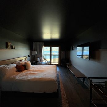Hotel Marina Riviera - Room 306 - lakeside king - Hotels Near Me - Big Bear Lake, California Hotel Marina Riviera - Room 306 - lakeside king - Hotels Near Me - Big Bear Lake, California