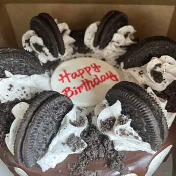 Sweet Kream Bakery - Birthday cake! - Bakeries Near Me - Chesapeake, Virginia