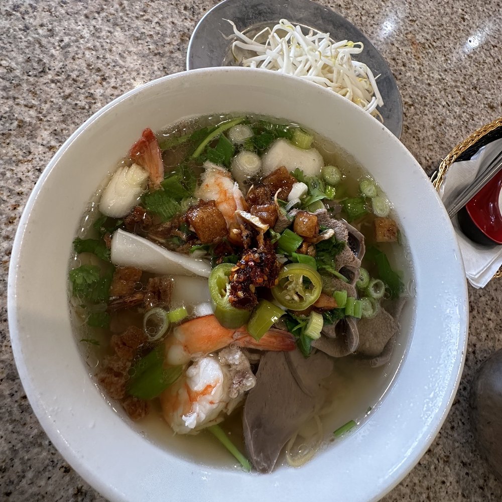 My Vi Mi Gia #2 - Old flavorless wonton noodle soup - Vietnamese Near Me - Garden Grove, California My Vi Mi Gia #2 - Old flavorless wonton noodle soup - Vietnamese Near Me - Garden Grove, California