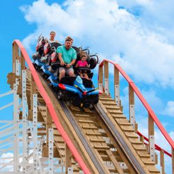 Kentucky Kingdom & Hurricane Bay - Earn your wings and take flight on the Kentucky Flyer!