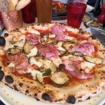 Luigia - Parmigiana pizza with cooked ham and mushrooms - Italian Near Me - Geneva, GE Luigia - Parmigiana pizza with cooked ham and mushrooms - Italian Near Me - Geneva, GE