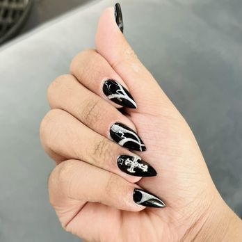 Chic Nails & Spa - Nail Salons Near Me - San Dimas, California