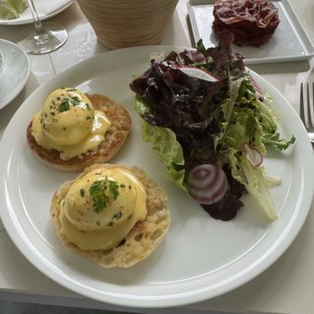 Le Jardinier - Eggs Benedict - French Near Me - Miami, Florida